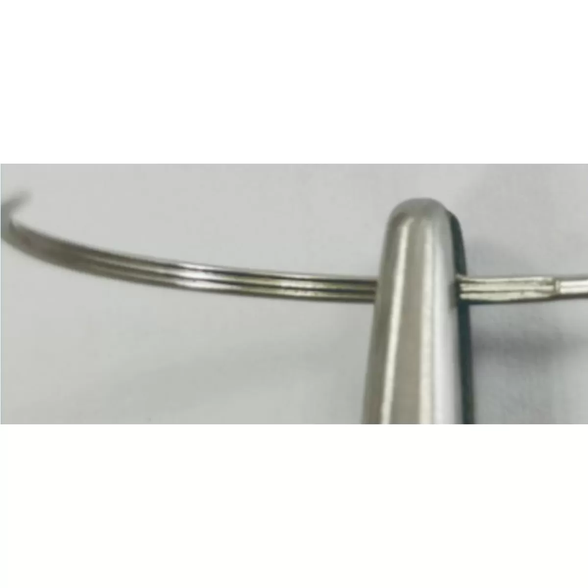 Anti-Slip Serrated Needle